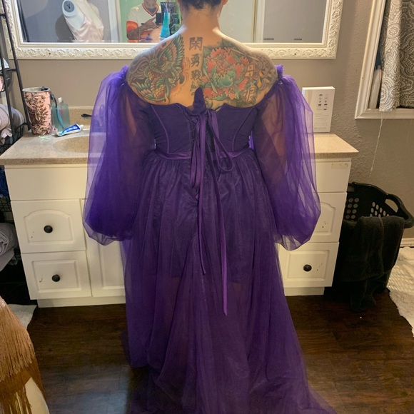 Dress - Picture 7 of 9